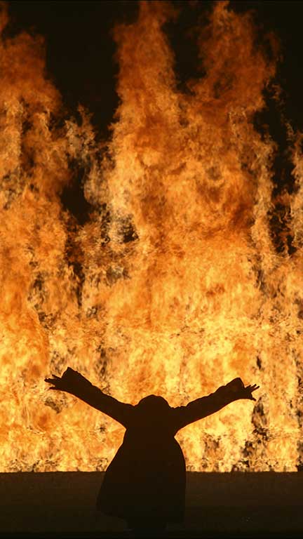 Bill Viola, Fire Woman, 2005 Video/sound installation Performer: Robin Bonaccorsi Courtesy Bill Viola Studio Photo: Kira Perov