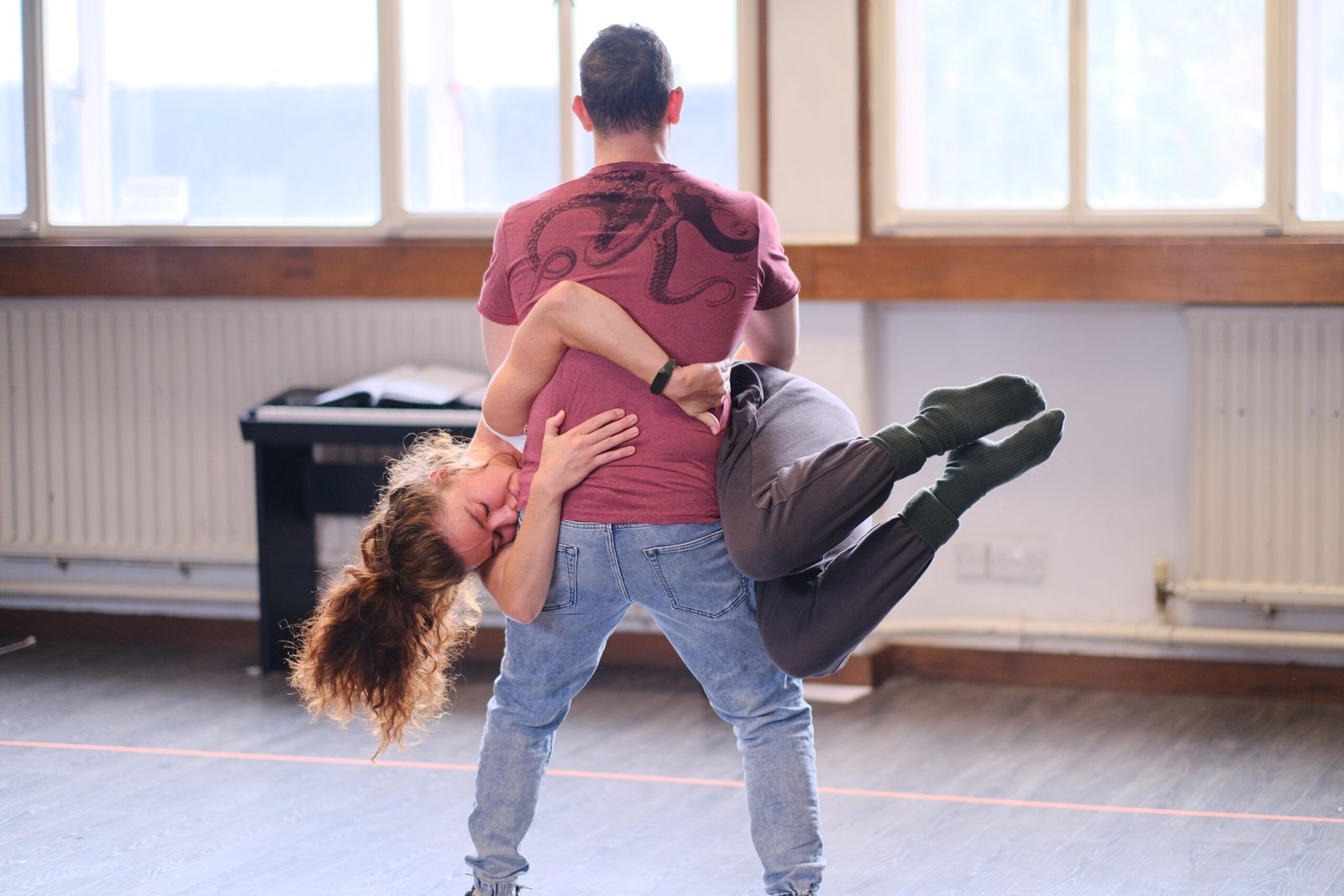 Gian Carlo Ferrini (Alejandro) and Eleanor Dillon-Reams (Alys) - credit Sadhbh McLoughlin